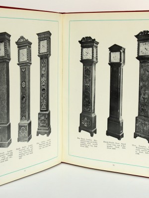 The Wetherfield Collection of 222 Clocks sold by W. E. Hurcomb on 1st May 1928. Deuxième édition, Hurcomb, 1929. Pages intérieures 1.