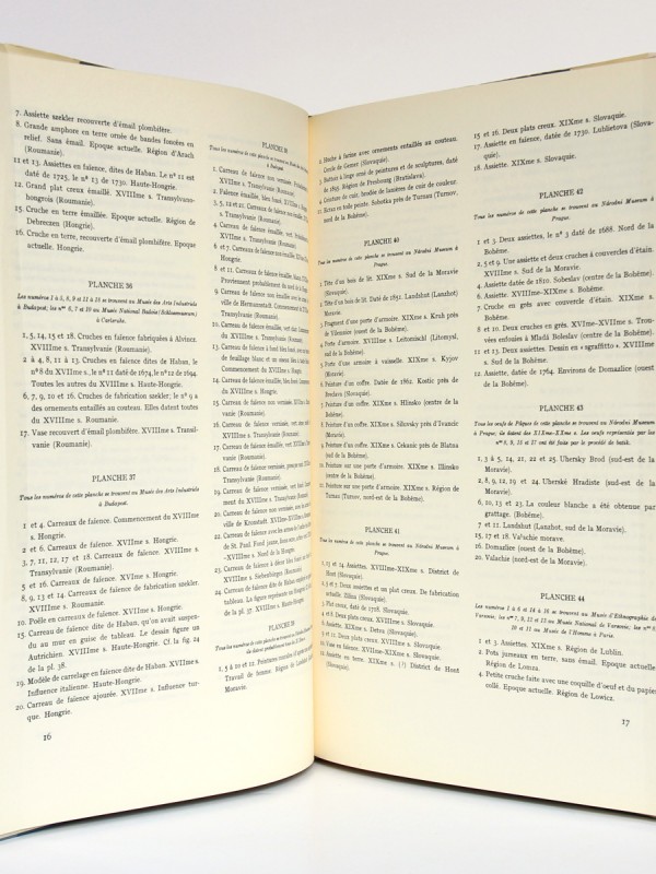 L'Art populaire en Europe Céramique Bois Métal, H. Th. Bossert. Éditions Albert Morancé, sans date. Pages intérieures 1.