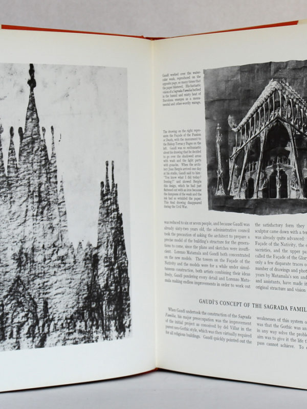 Gaudi the Visionary, Robert DESCHARNES et Clovis PRÉVOST. Dorset Press, 1989. Pages intérieures 1.