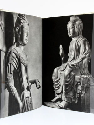Japanese Sculpture. Cinquantenaire de l'Air Liquide au Japon 1910-60, BIJUTSU SHUPPAN-SHA. 1960. Pages intérieures 1.