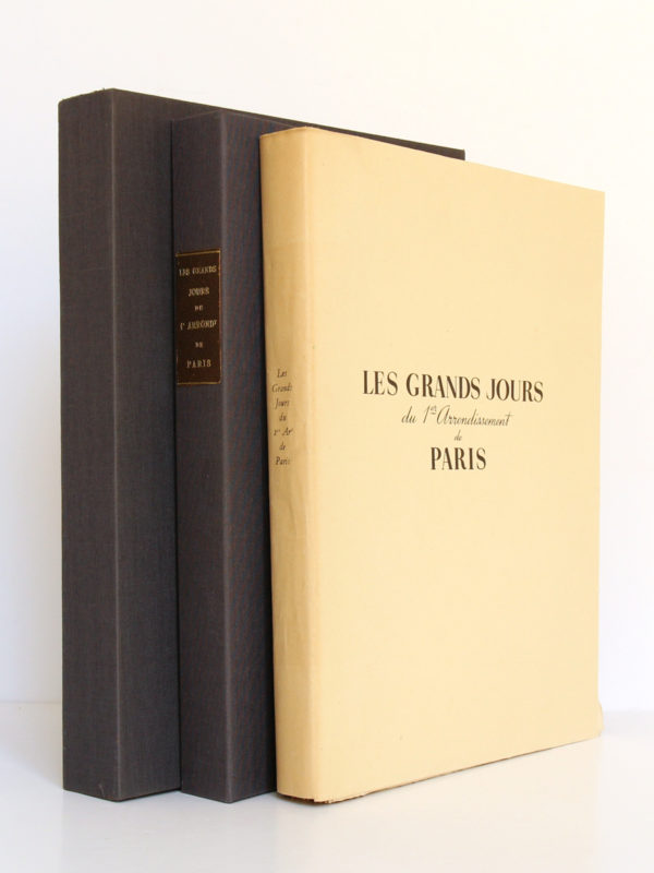 Les grands Jours du 1er arrondissement de Paris. Comité de Libération du 1er arrondissement. Sans date [1945] . Livre, chemise et étui.