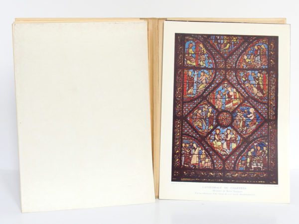 Monographie de la cathédrale de Chartres, Étienne HOUVET. Sans date [après 1939]. Pages intérieures 4.