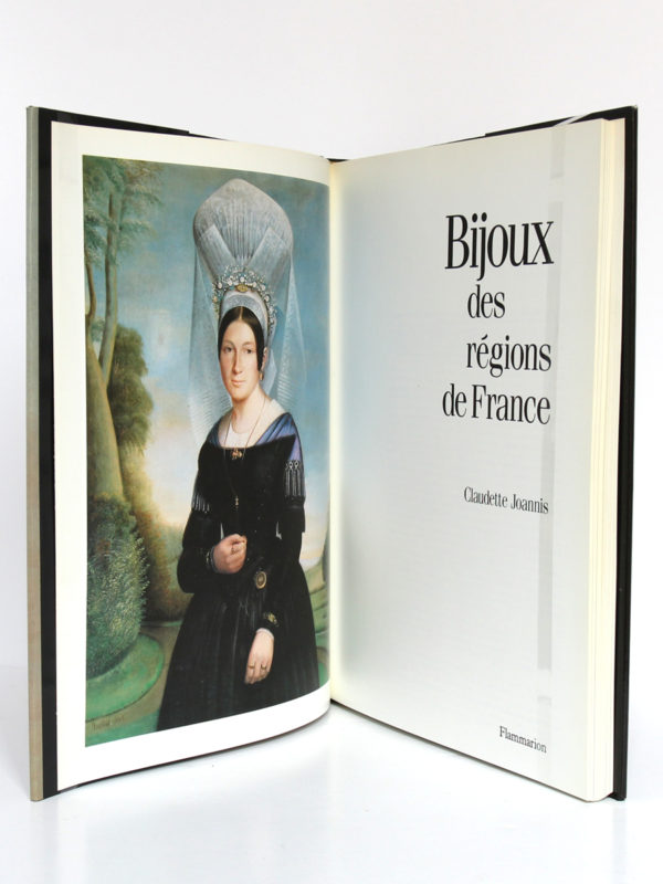 Bijoux des régions de France, Claudette JOANNIS. Flammarion, 1992. Frontispice et page titre.