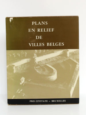 Plans en relief des villes belges. Pro Civitate, 1965. Couverture.