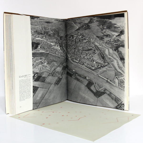 Plans en relief des villes belges. Pro Civitate, 1965. Pages intérieures 2 bis.