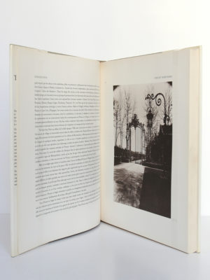 Paris du temps perdu, photographies d'Eugène Atget, textes de Marcel Proust. Edita, 1985. Pages intérieures.