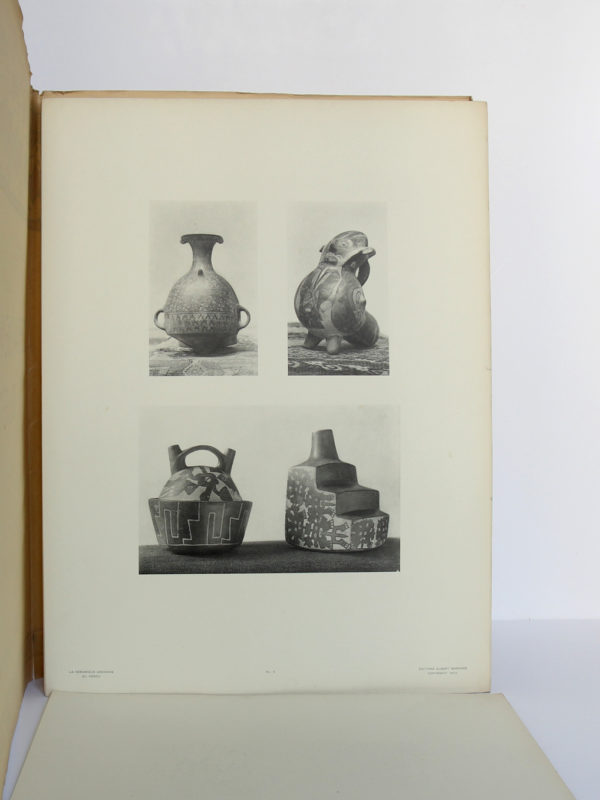 La céramique ancienne du Pérou. Le littoral. R. & M. d'Harcourt. Éditions Albert Morancé, 1924. Planche en noir et blanc.