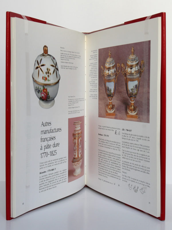 Trois siècles de porcelaine de Paris, Michel Bloit. Éditions Hervas, 1988. Pages intérieures 1.
